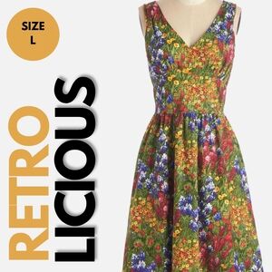Retrolicious Floral V Neck Dress Size L
